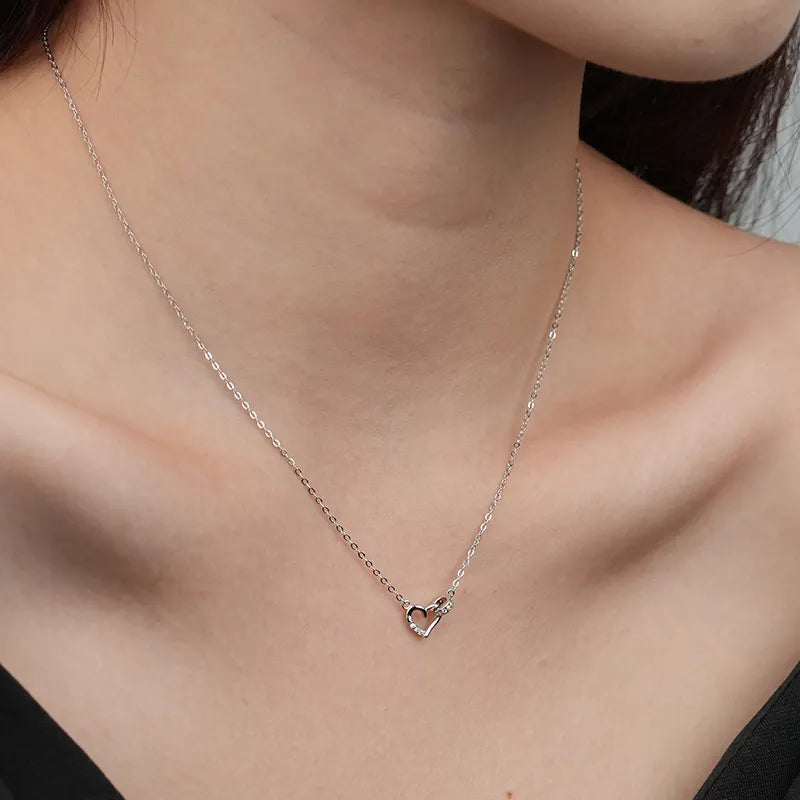 Dainty Circle Heart Pendant